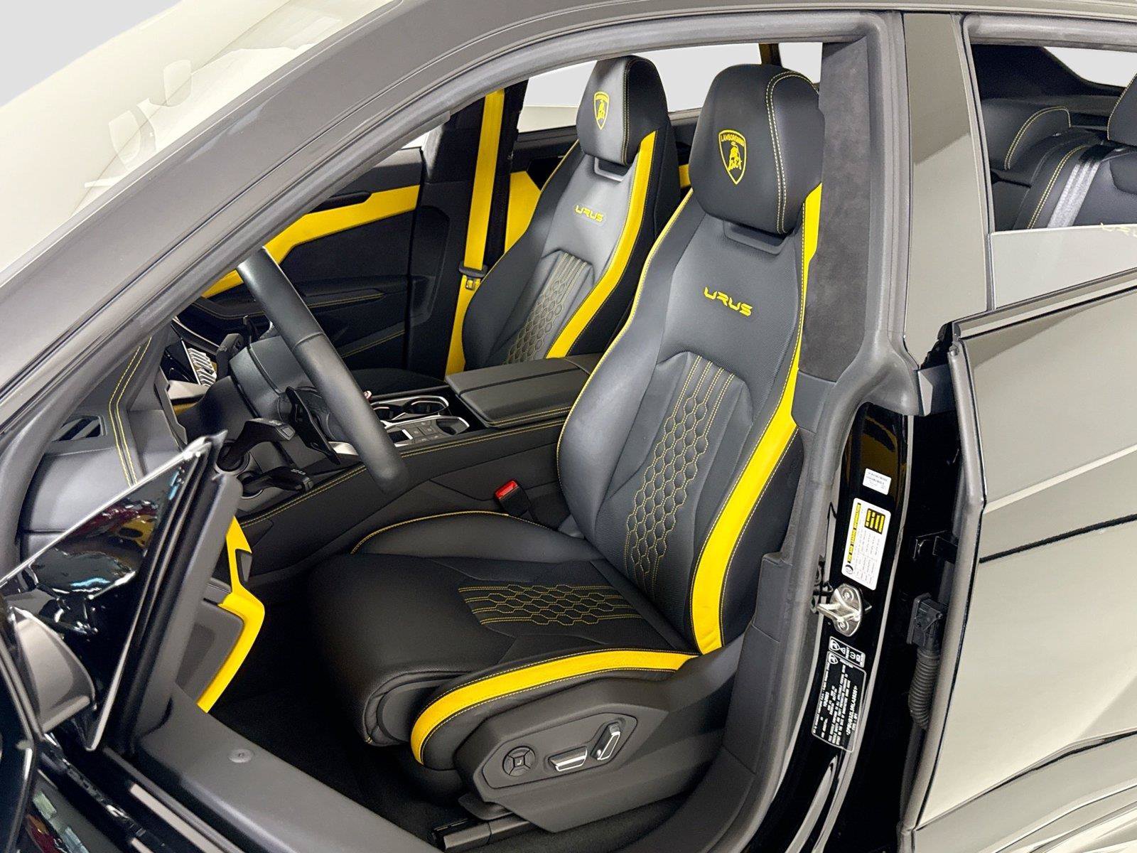 Used 2024 Lamborghini Urus S AWD/4WD image 14