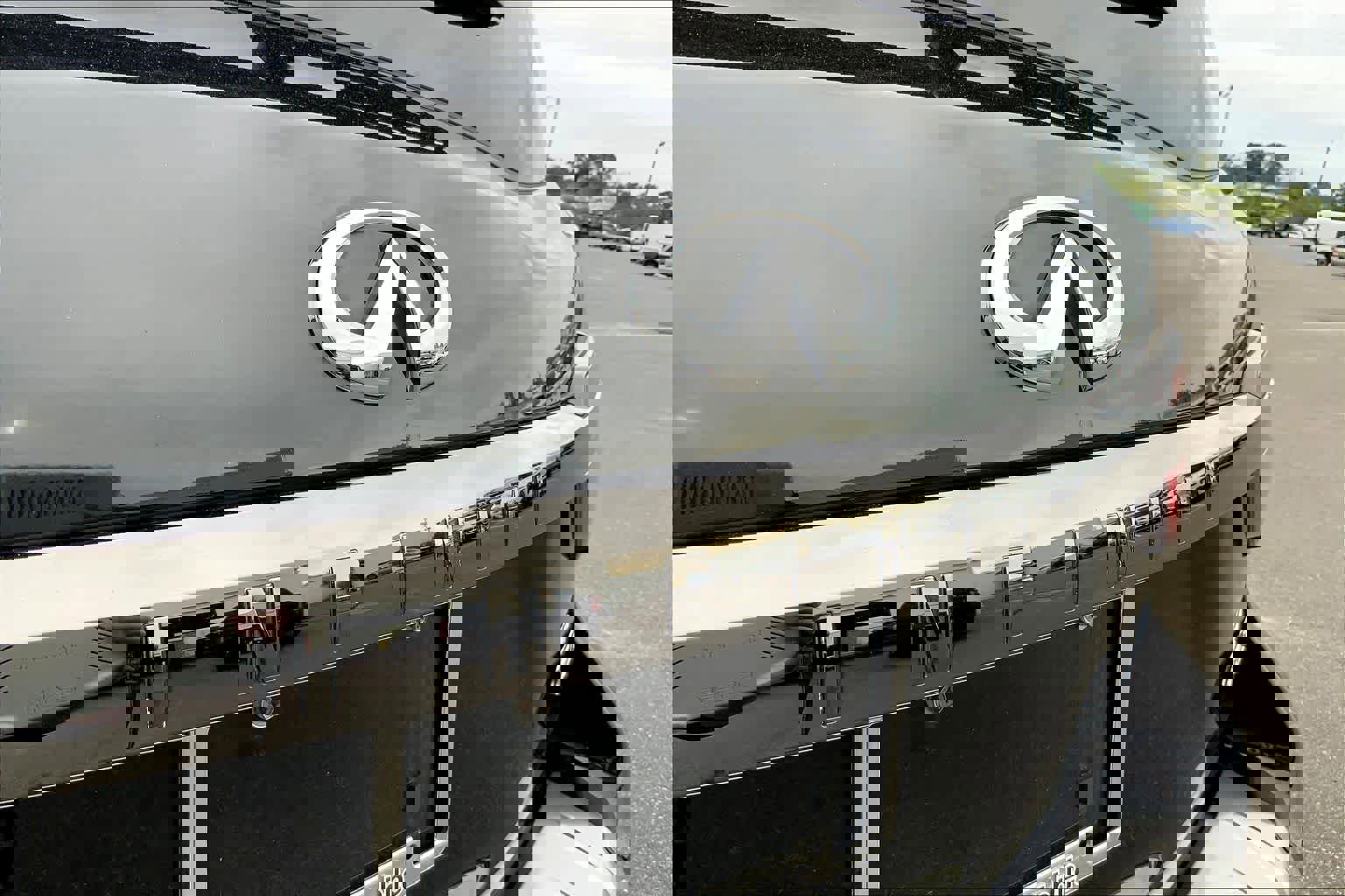 Used 2021 INFINITI QX80 Premium Select w/ All-Season Package image 30