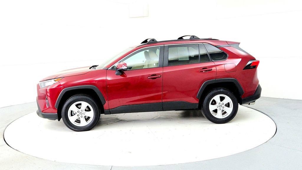 Used 2021 Toyota RAV4 XLE w/ Convenience Package AWD/4WD image 3