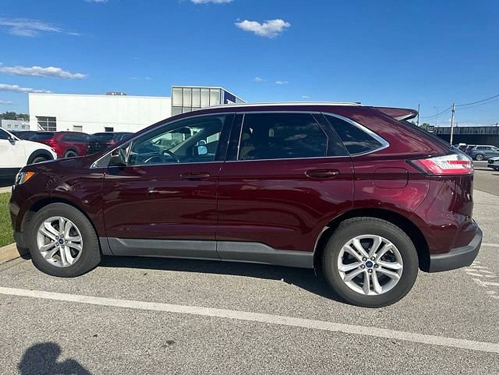 Used 2020 Ford Edge SEL w/ Convenience Package AWD/4WD image 3