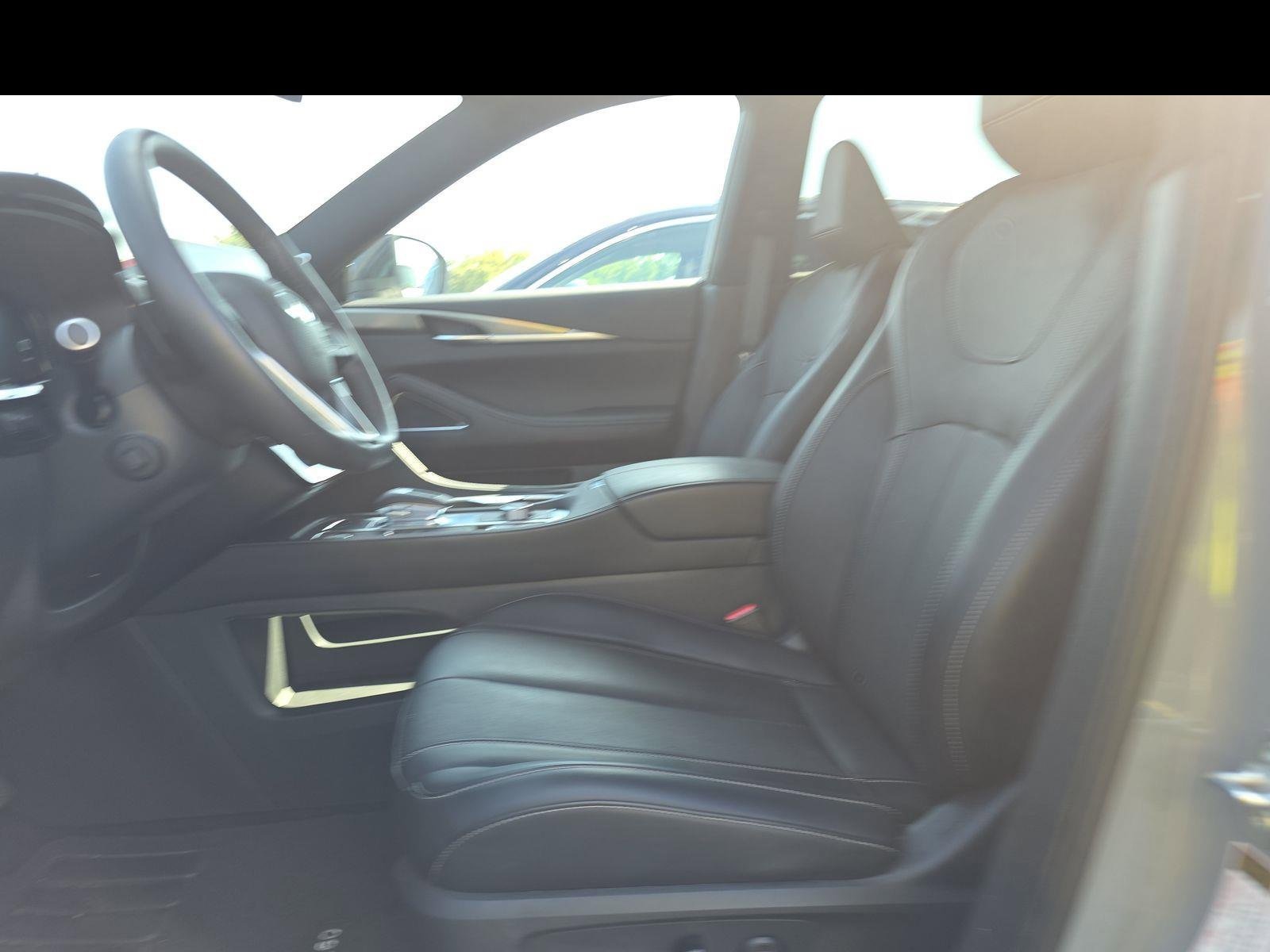 Certified 2025 INFINITI QX60 Luxe w/ Black Edition image 9