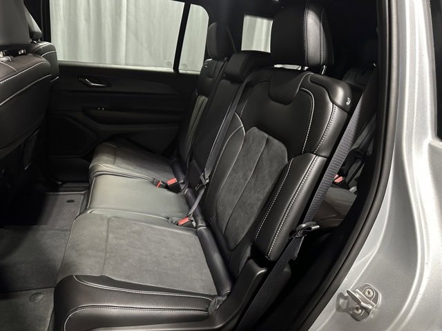 New 2024 Jeep Grand Cherokee L Altitude image 29