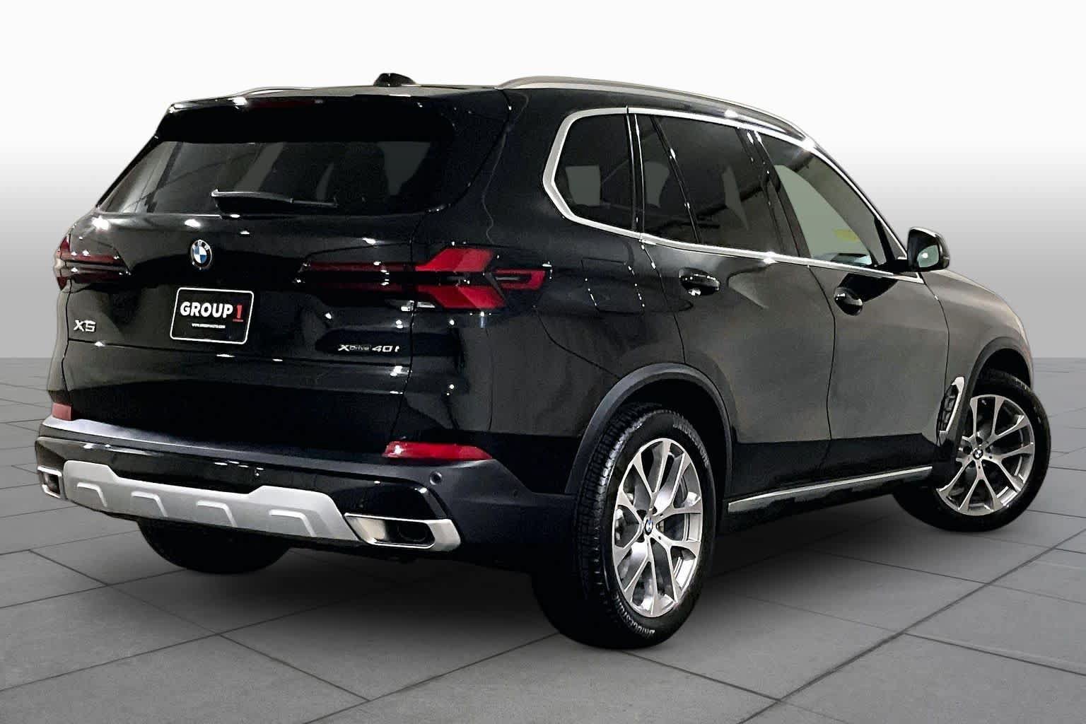 Used 2026 BMW X5 xDrive40i w/ Premium Package AWD/4WD image 12