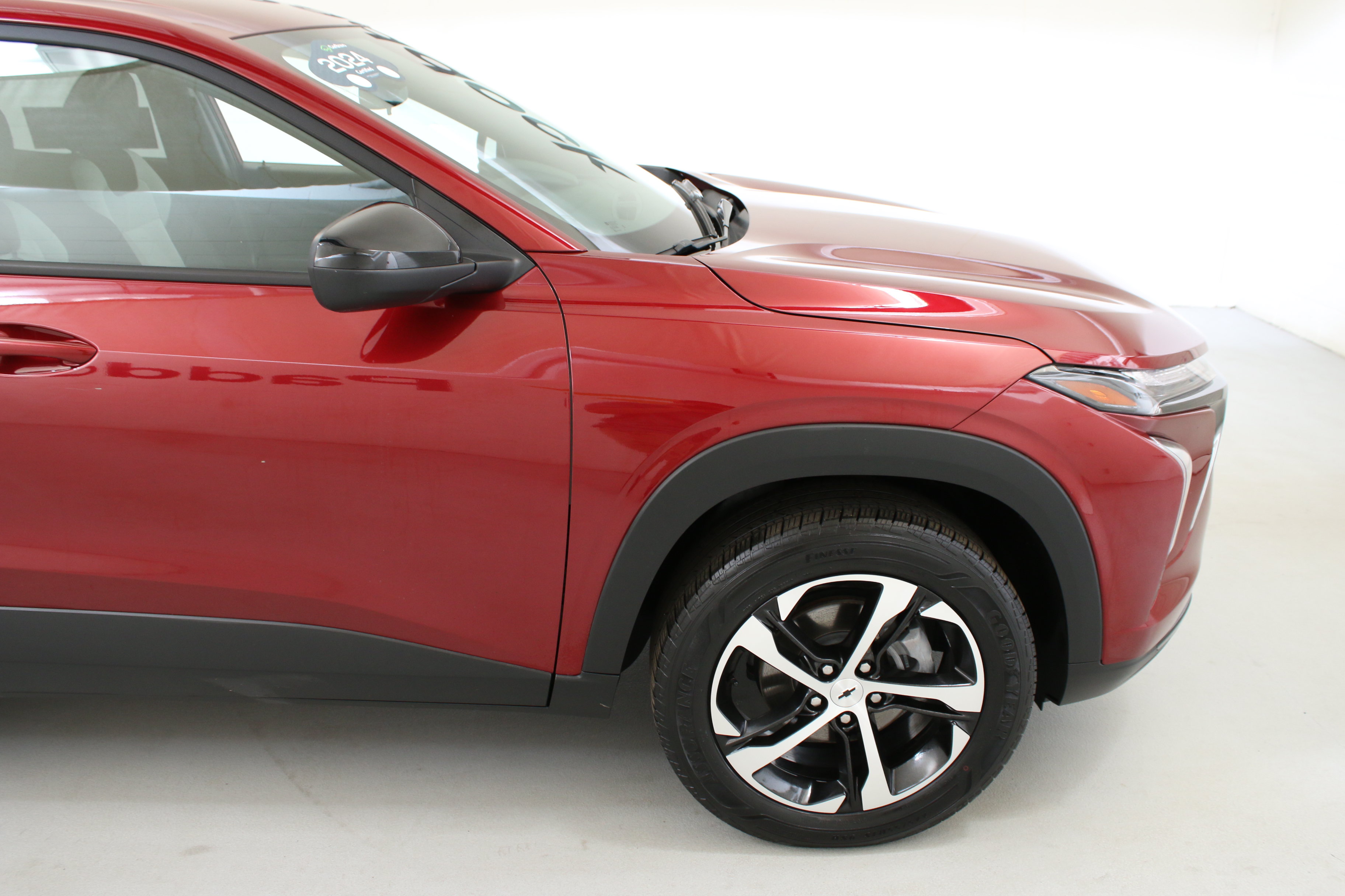 Certified 2024 Chevrolet Trax RS w/ Driver Confidence Package FWD image 11