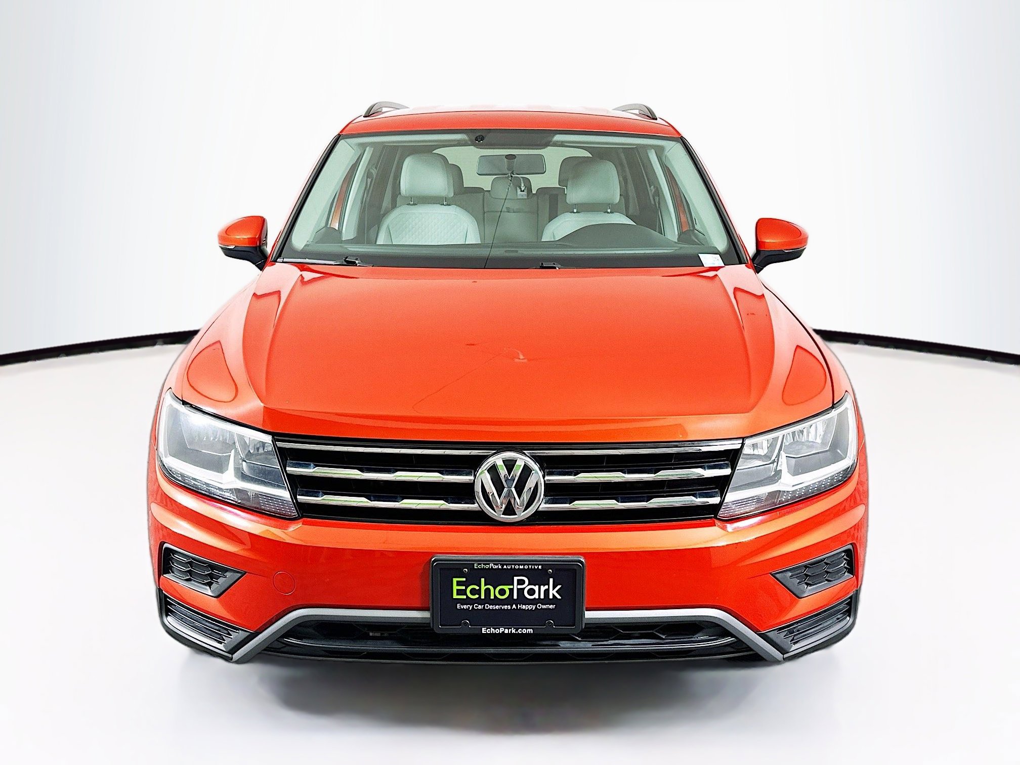Used 2018 Volkswagen Tiguan S FWD image 2