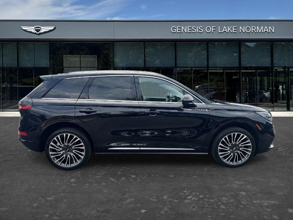 Used 2020 Lincoln Corsair Reserve w/ Equipment Group 201A FWD image 4
