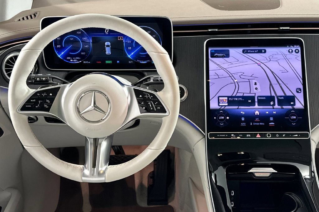 Certified 2023 Mercedes-Benz EQE 350+ 4MATIC SUV image 17