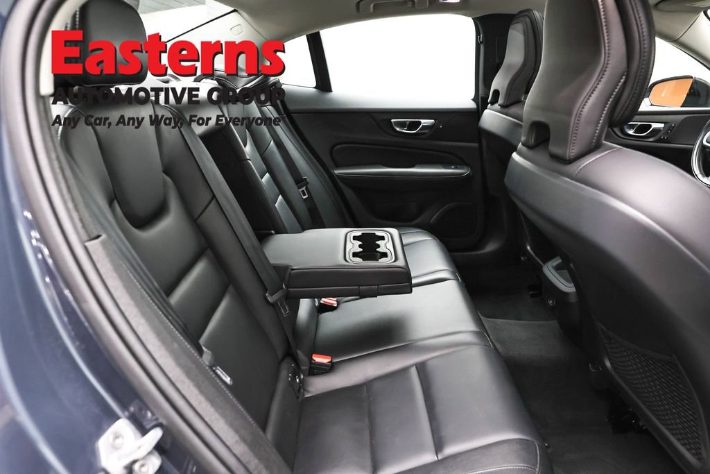 Used 2022 Volvo S60 B5 Momentum AWD/4WD image 23