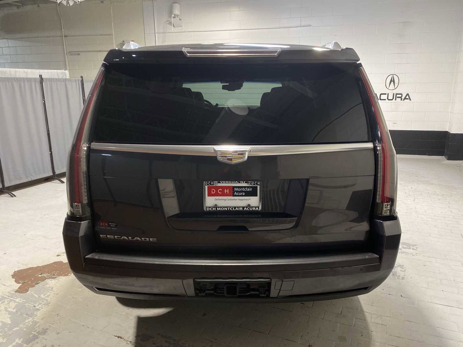 Used 2015 Cadillac Escalade Premium AWD/4WD image 5