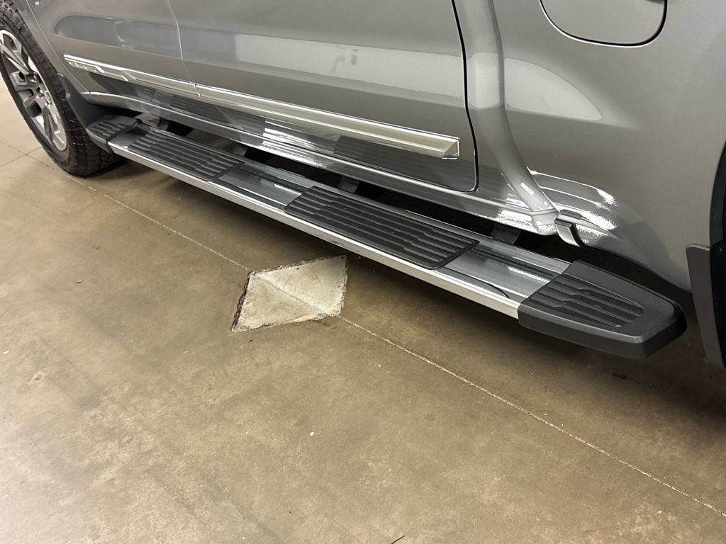 Certified 2026 Chevrolet Silverado 1500 High Country w/ Technology Package image 18