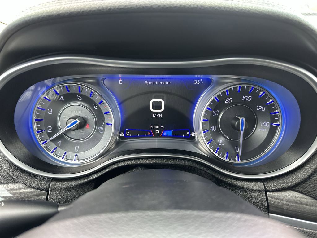 Used 2019 Chrysler 300 Touring w/ Driver Convenience Group image 7