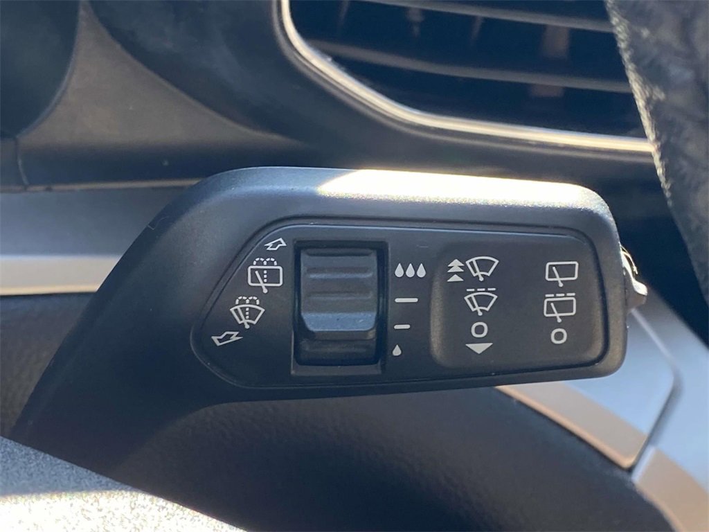 Used 2021 Ford Explorer XLT w/ Equipment Group 202A image 33