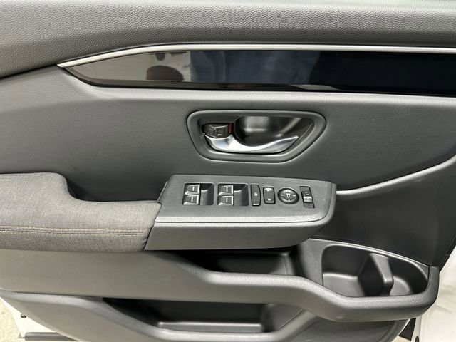 Used 2025 Honda Pilot Sport image 17