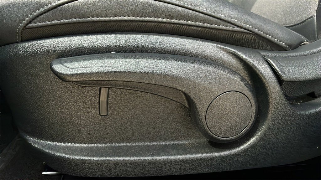 Certified 2025 Kia Seltos S image 14