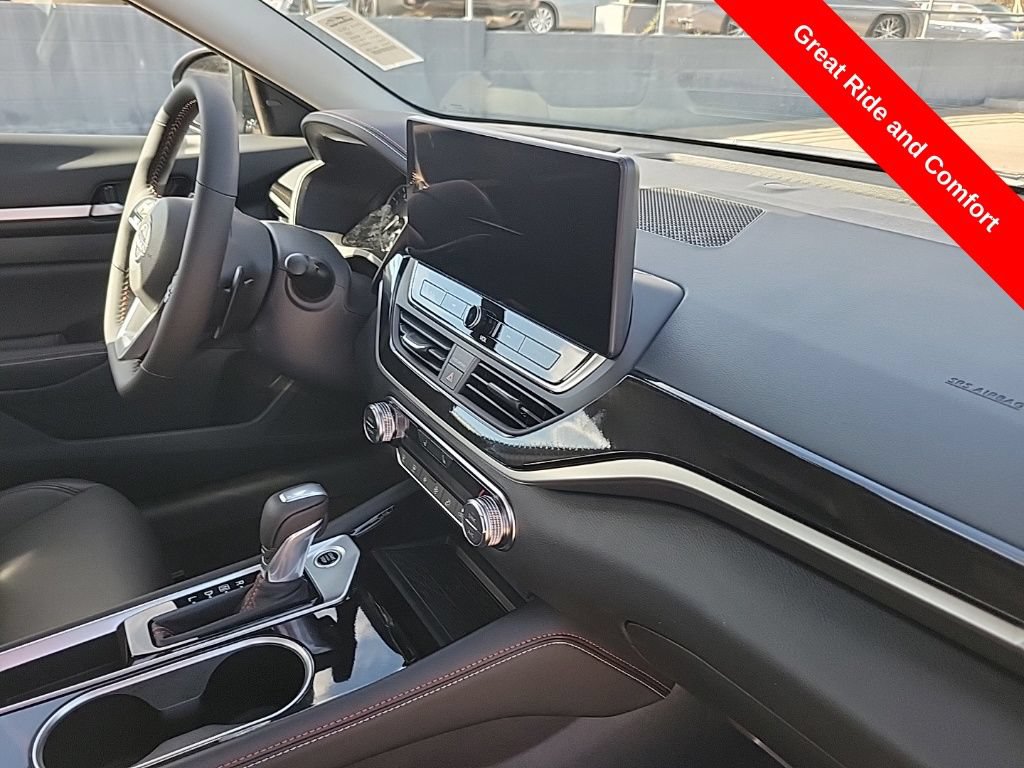 New 2025 Nissan Altima 2.5 SR w/ SR Premium Package FWD image 40