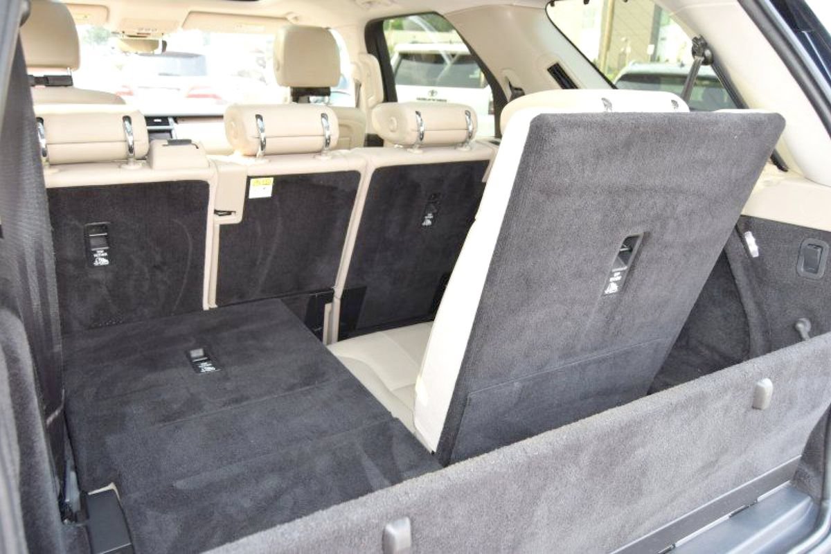 Used 2019 Land Rover Discovery HSE AWD/4WD image 11