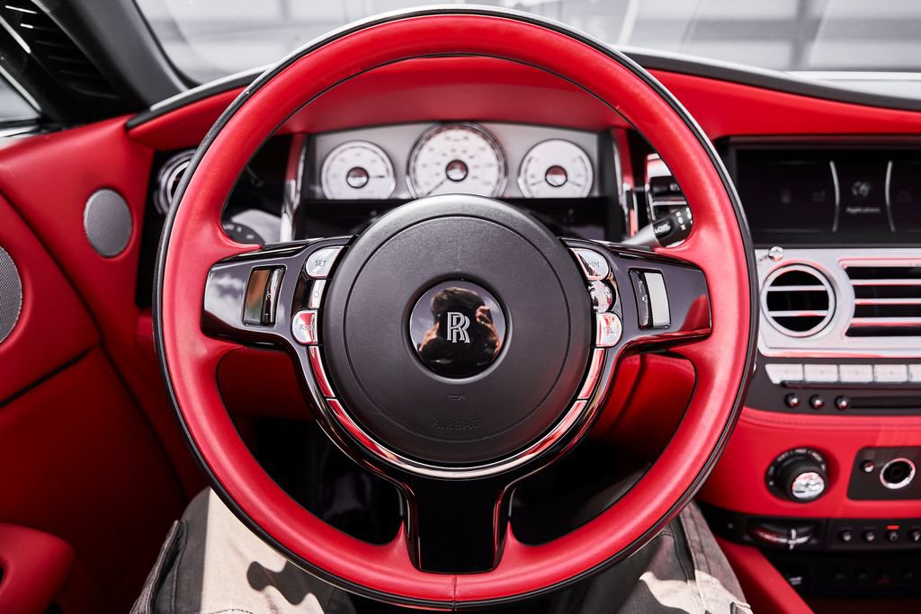 Used 2018 Rolls-Royce Dawn RWD image 50