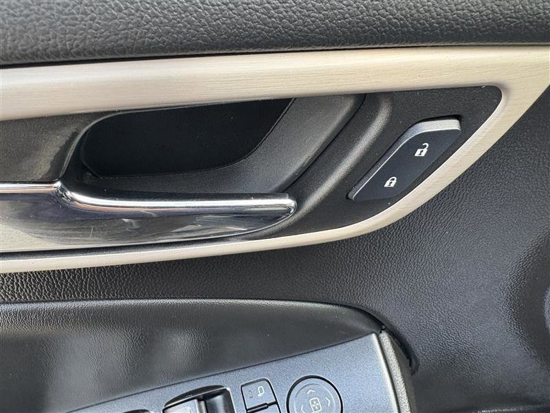 Used 2015 GMC Yukon Denali w/ Open Road Package image 12