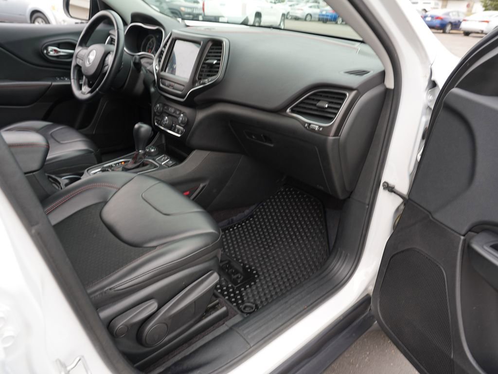 Used 2019 Jeep Cherokee Trailhawk image 26