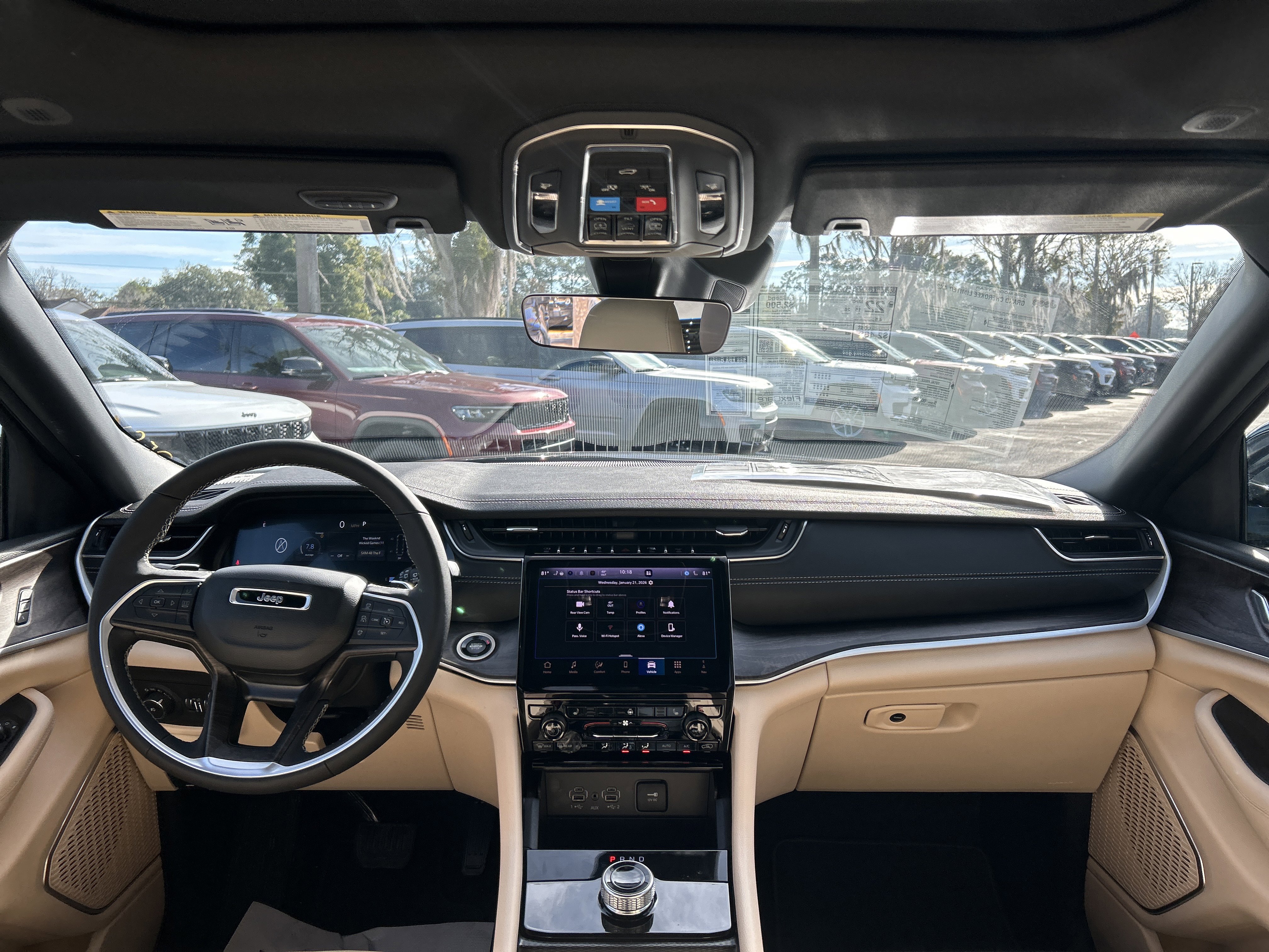 New 2025 Jeep Grand Cherokee Limited w/ Black Appearance Package image 39