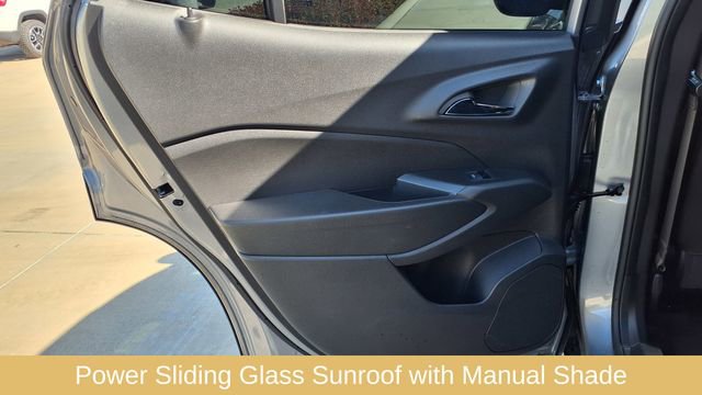 Used 2025 Chevrolet Trax RS w/ Sunroof Package image 14