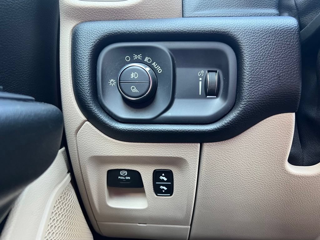 Used 2021 RAM 1500 Big Horn AWD/4WD image 14