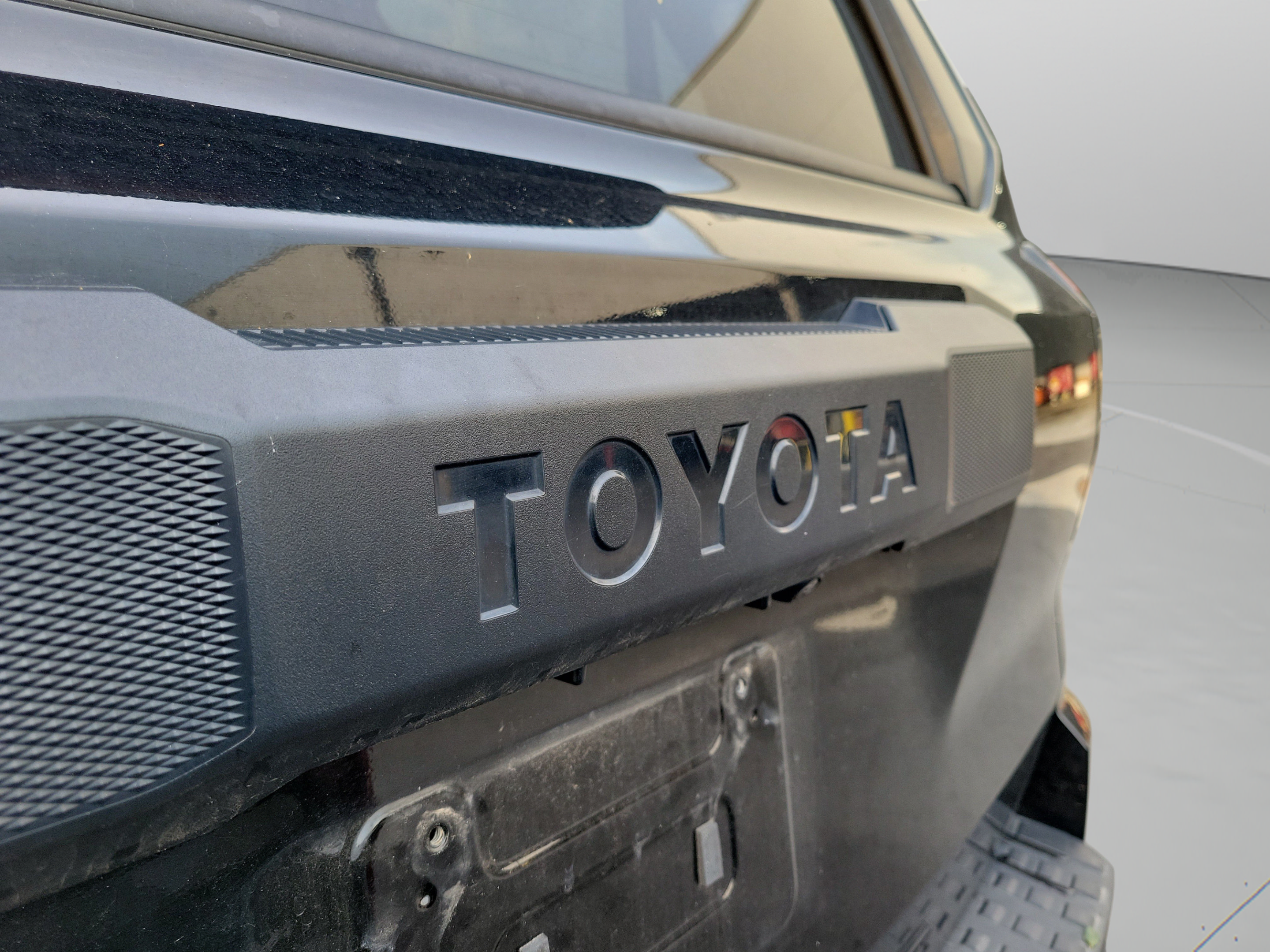 Used 2025 Toyota 4Runner SR5 AWD/4WD image 29