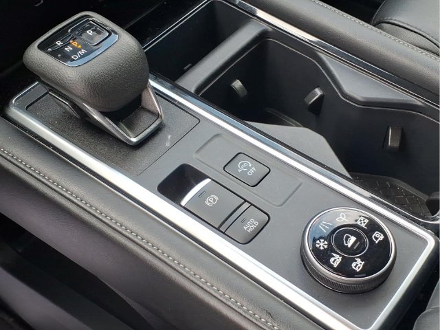 Used 2025 Nissan Pathfinder SL AWD/4WD image 9