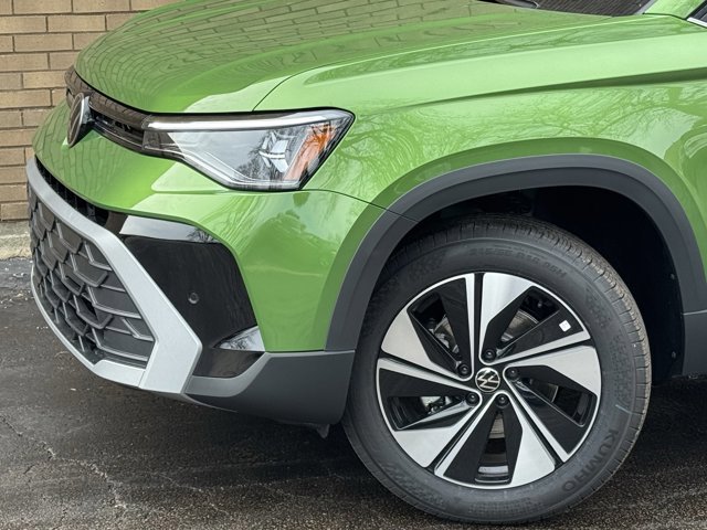 New 2026 Volkswagen Taos SE AWD/4WD image 36