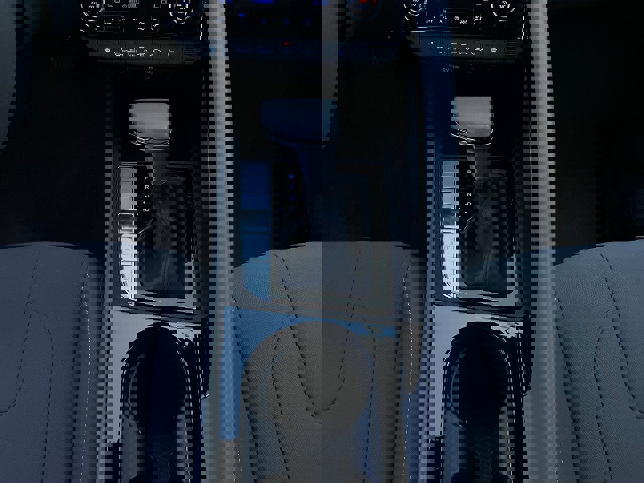 Used 2025 Hyundai Elantra SEL image 14