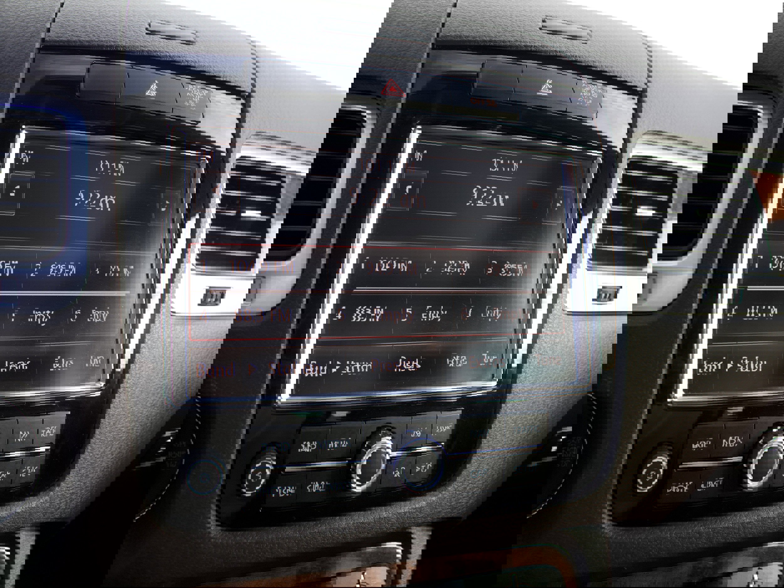 Used 2013 Volkswagen Touareg Executive image 22