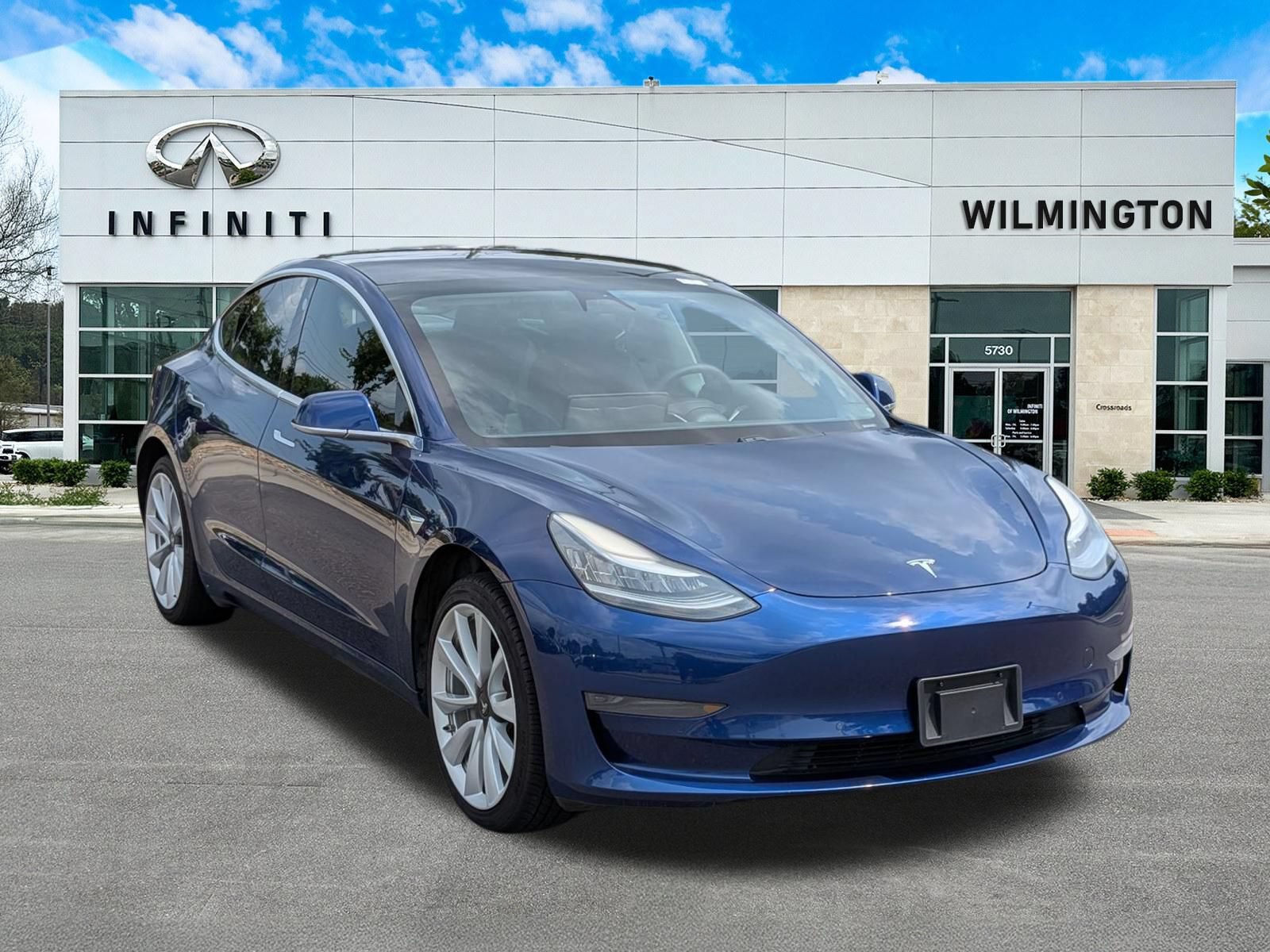 Used 2020 Tesla Model 3 Standard Range RWD image 1
