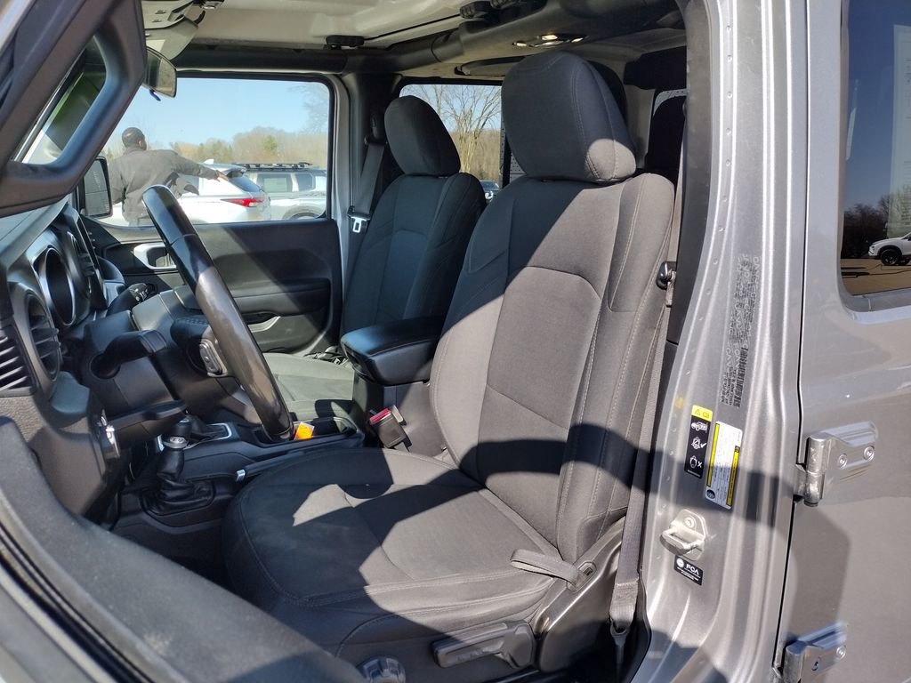 Used 2021 Jeep Gladiator Willys image 2