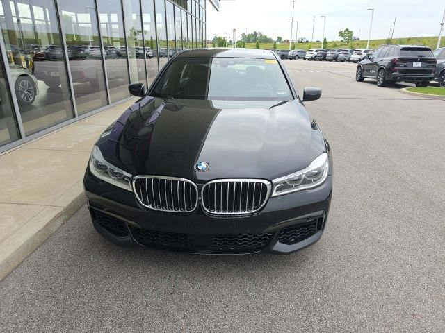 Used 2016 BMW 750i xDrive AWD/4WD image 2