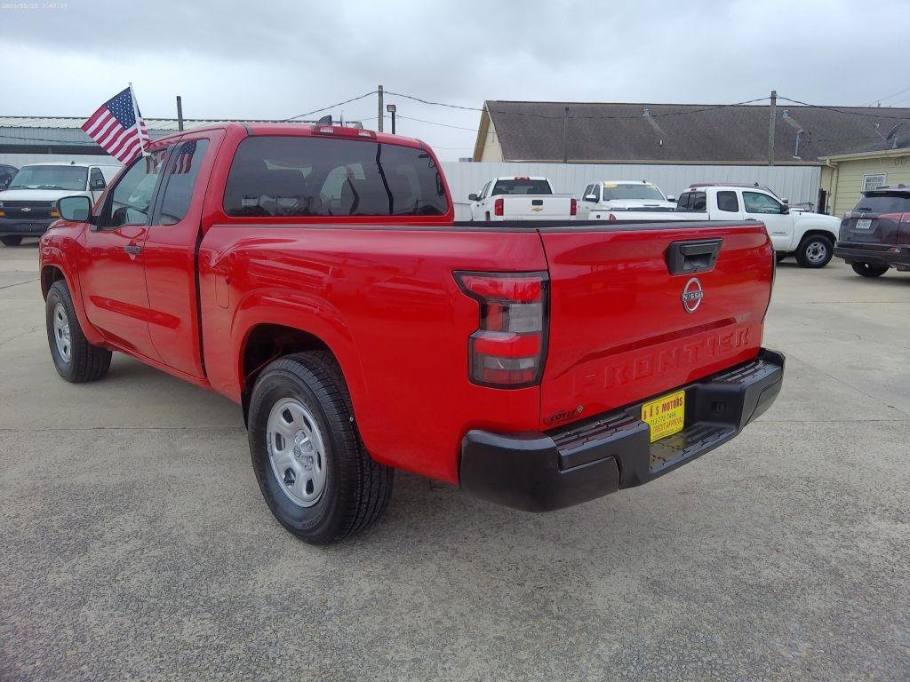 Used 2022 Nissan Frontier S RWD image 4