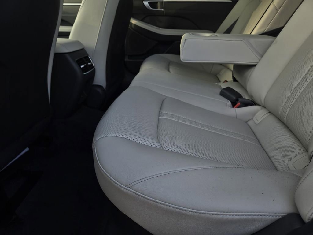 New 2025 Hyundai Sonata Limited FWD image 16