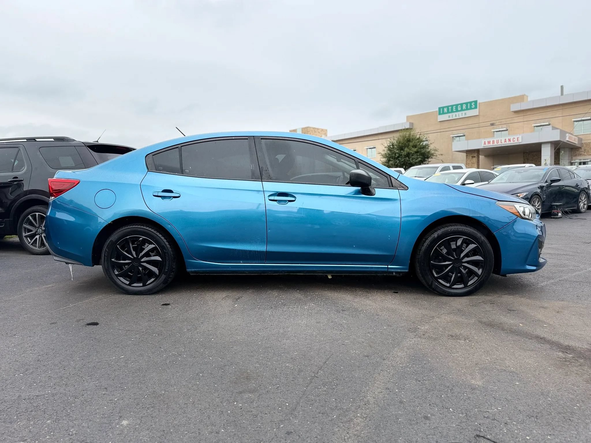 Used 2017 Subaru Impreza 2.0i AWD/4WD image 2