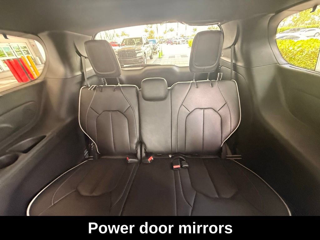 New 2027 Chrysler Pacifica Limited w/ S Appearance Package FWD image 28