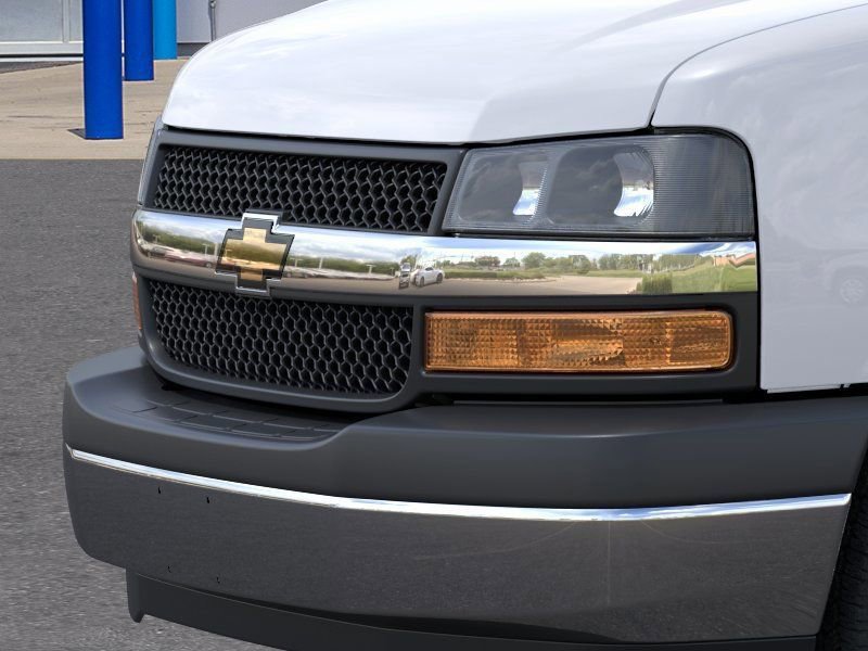 New 2026 Chevrolet Express 3500 Extended RWD image 14