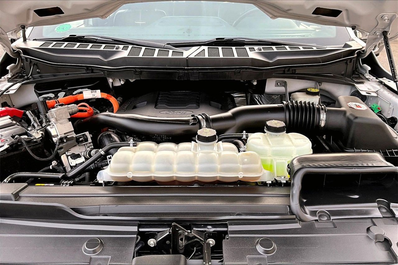 Used 2022 Ford F150 Platinum w/ Equipment Group 701A High image 38