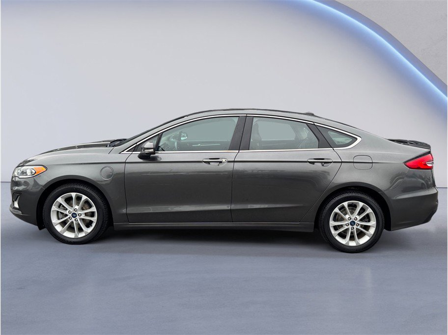 Used 2019 Ford Fusion Energi Titanium FWD image 3