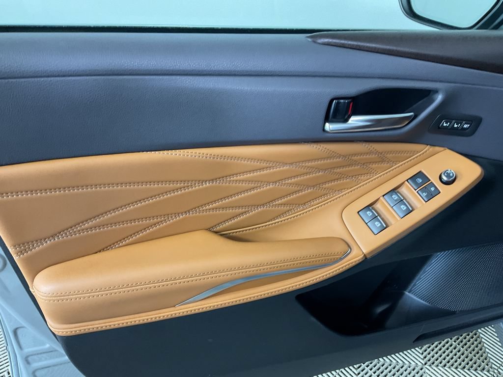 Used 2021 Toyota Avalon Limited w/ Advanced Safety Package FWD image 19