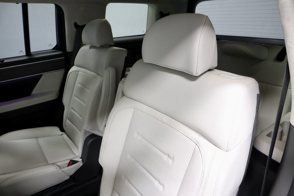 Certified 2025 Hyundai Santa Fe Calligraphy image 23