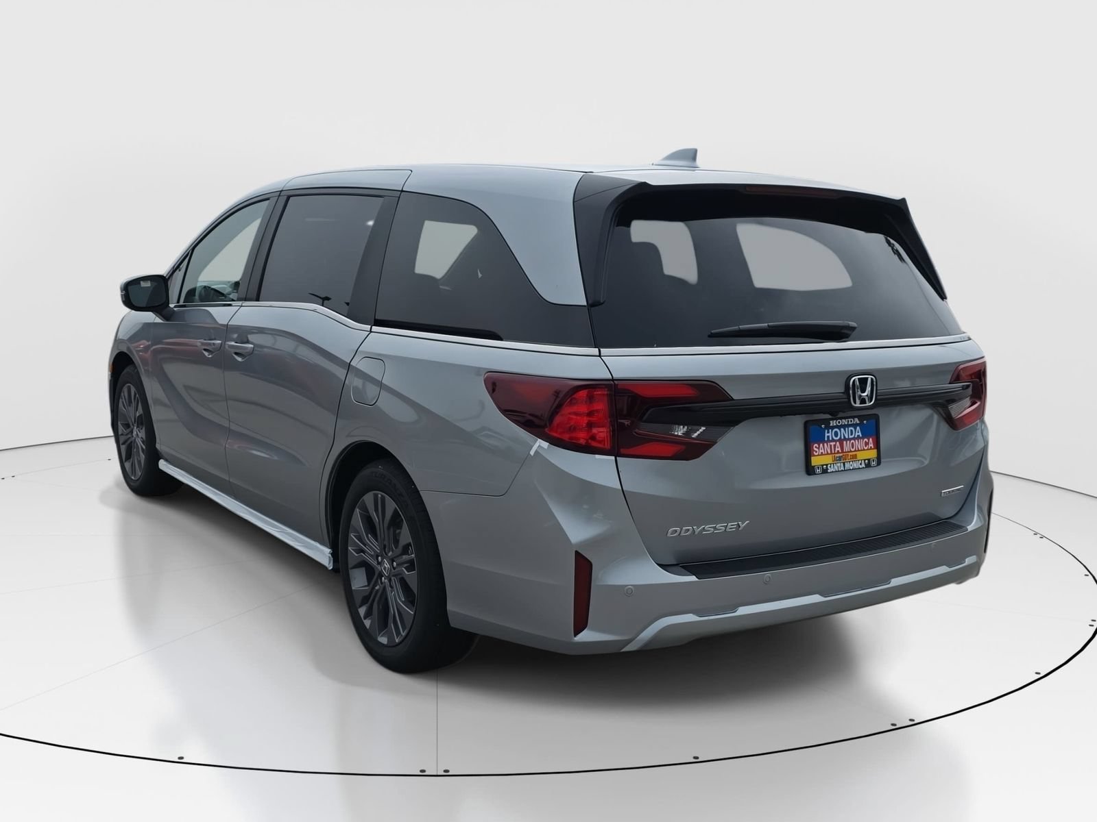 New 2026 Honda Odyssey Touring image 7
