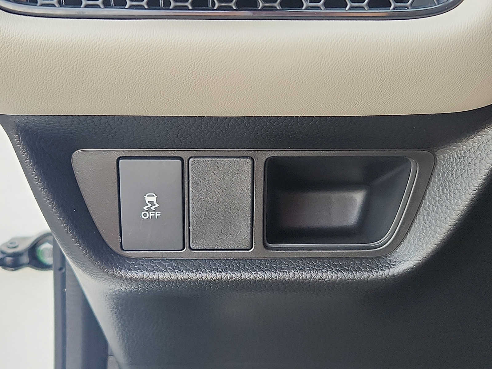 Certified 2026 Honda HR-V LX image 22