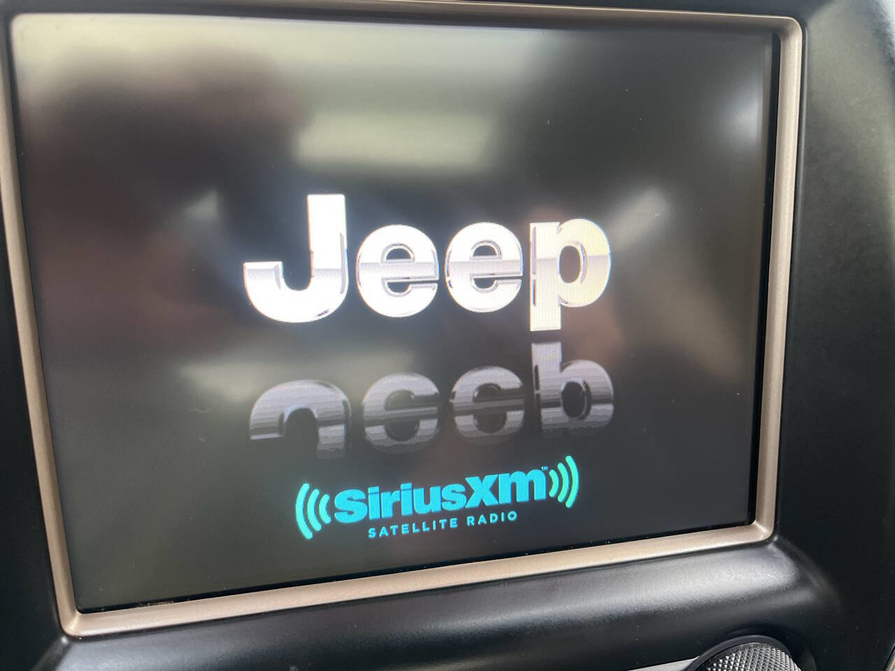 Used 2014 Jeep Grand Cherokee Limited w/ Luxury Group II image 21