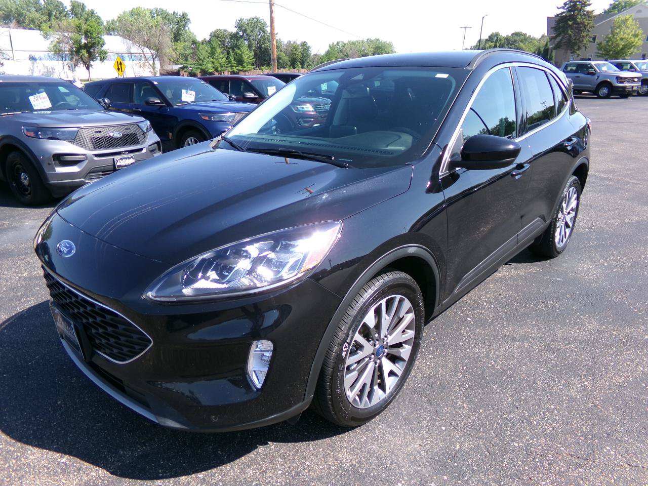 Used 2022 Ford Escape Titanium AWD/4WD image 5