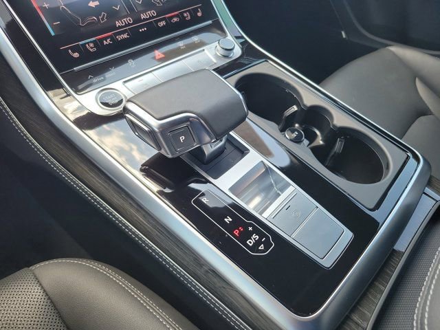 Used 2025 Audi Q7 3.0T Premium Plus w/ Premium Plus Package AWD/4WD image 29
