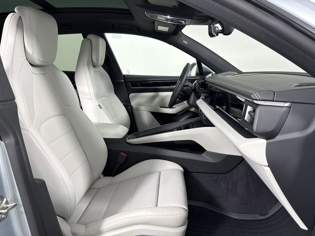 New 2026 Porsche Macan 4 Electric AWD/4WD image 25