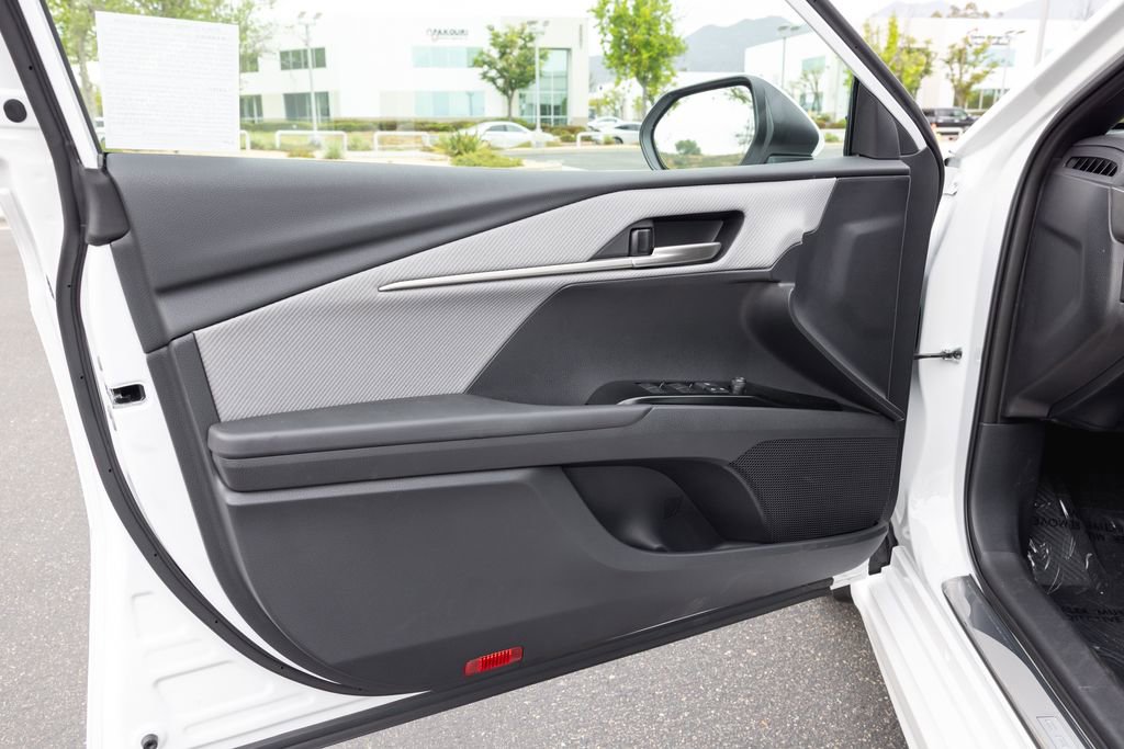 Used 2026 Toyota Camry SE FWD image 13